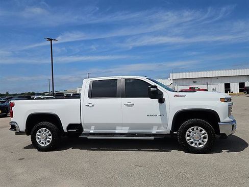 Used 2025 Chevrolet Silverado 2500 LT AWD/4WD image 6