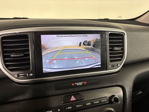 Used 2020 Kia Sportage LX image 19