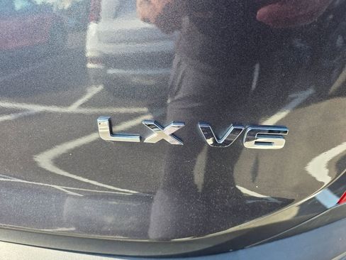 Used 2020 Kia Telluride LX image 36