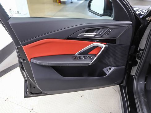 Used 2025 BMW X1 xDrive28i w/ Technology Package image 9