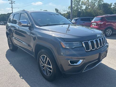 Used 2017 Jeep Grand Cherokee Limited w/ Luxury Group II AWD/4WD image 3