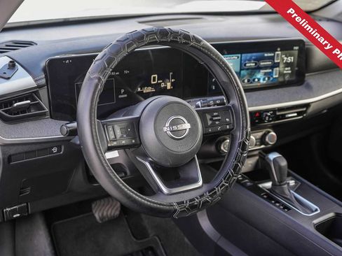 Used 2025 Nissan Kicks SV w/ Illumination Package FWD image 15