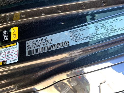 Used 2020 Jeep Gladiator Overland image 37