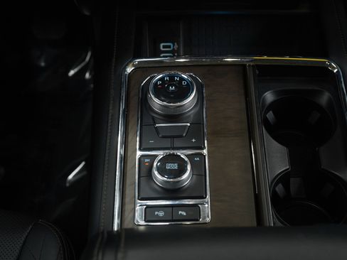 Used 2019 Ford Expedition Platinum image 19