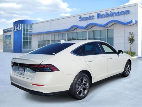 Certified 2023 Honda Accord EX image 4