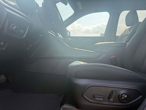 New 2026 Jeep Grand Cherokee L 2WD image 21