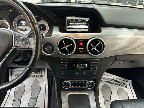 Used 2014 Mercedes-Benz GLK 350 2WD image 25