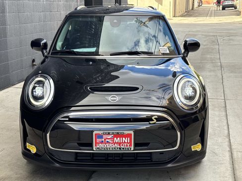 Certified 2023 MINI Cooper SE image 2