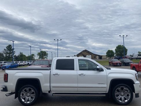 Used 2017 GMC Sierra 1500 Denali w/ Denali Ultimate Package AWD/4WD image 5