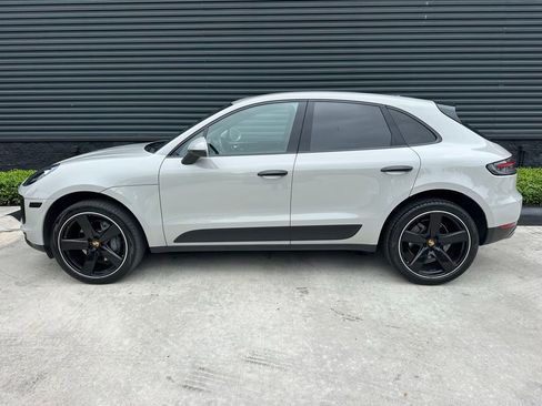 Certified 2019 Porsche Macan S AWD/4WD image 2