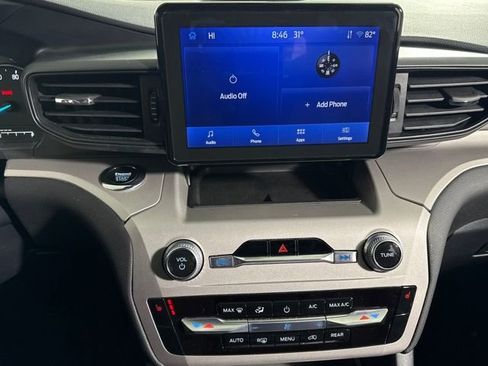 Used 2023 Ford Explorer XLT image 24