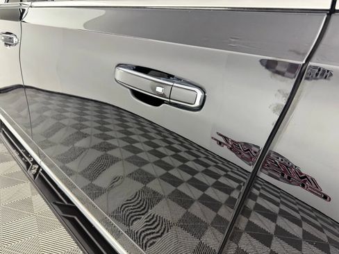 Used 2022 GMC Yukon XL SLT image 27