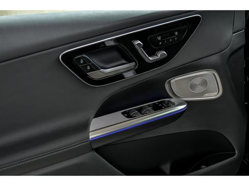 New 2026 Mercedes-Benz GLC 300 4MATIC image 5