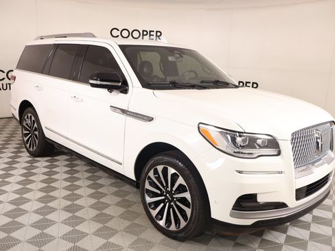 Used 2022 Lincoln Navigator Reserve AWD/4WD image 1