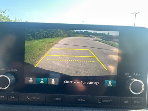 Used 2023 Honda CR-V EX image 9