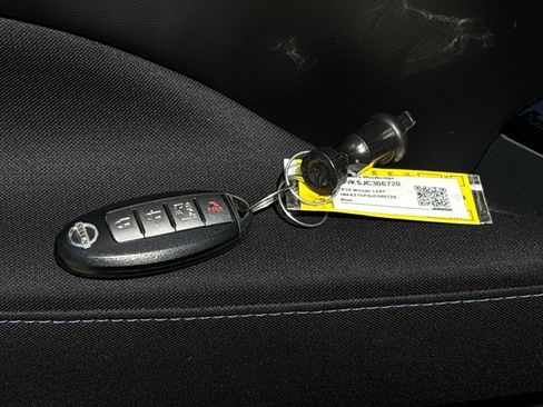 Used 2018 Nissan Leaf SV FWD image 35