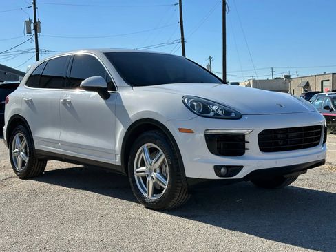 Used 2015 Porsche Cayenne S image 9