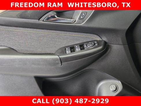 Used 2025 Chevrolet TrailBlazer ACTIV w/ Convenience Package FWD image 17