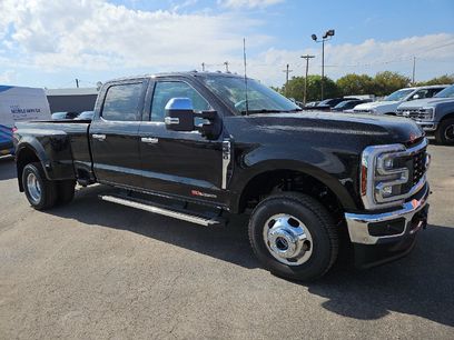 New 2027 Ford F350 Lariat w/ Chrome Package