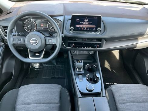Used 2023 Nissan Rogue SV AWD/4WD image 3