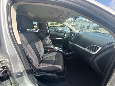 Used 2014 Dodge Journey SXT w/ Flexible Seating Group FWD image 18