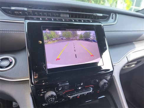 New 2025 Jeep Grand Cherokee Laredo X w/ Luxury Tech Group I image 17