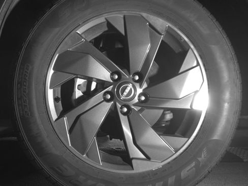 Used 2025 Nissan Rogue SV FWD image 12