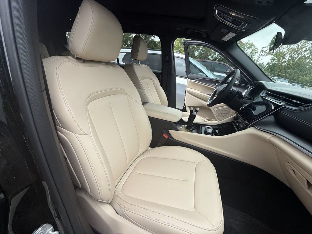 Used 2025 Jeep Grand Cherokee L Limited w/ Black Appearance Package RWD image 22