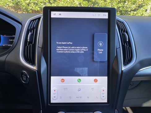 Used 2024 Ford Edge Titanium image 26