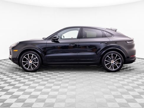 Used 2025 Porsche Cayenne Coupe AWD/4WD image 2