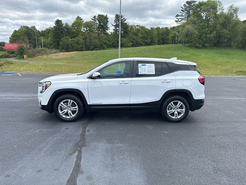 Used 2024 GMC Terrain SLE AWD/4WD image 5