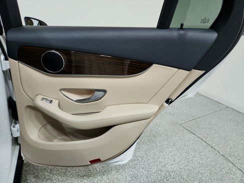 Certified 2020 Mercedes-Benz GLC 300 GLC 300 image 27