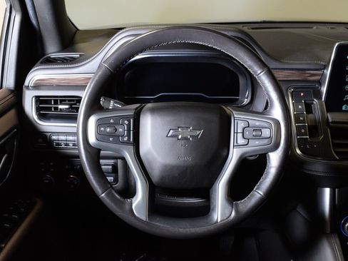Used 2022 Chevrolet Tahoe Z71 w/ Luxury Package AWD/4WD image 20