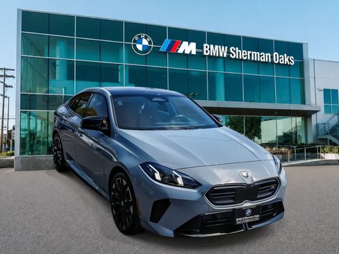 Used 2025 BMW M235i xDrive w/ Technology Package AWD/4WD image 3