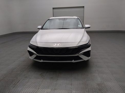 Used 2025 Hyundai Elantra SEL FWD image 15