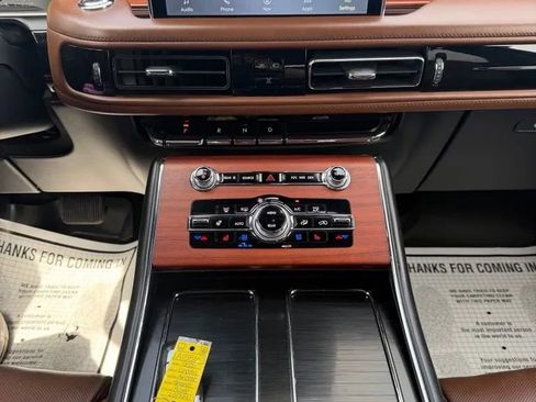 Used 2021 Lincoln Aviator Reserve w/ Equipment Group 201A AWD/4WD image 20