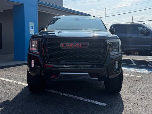 Used 2021 GMC Yukon XL AT4 w/ AT4 Premium Plus Package AWD/4WD image 4