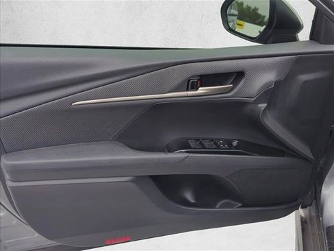 Used 2025 Toyota Camry SE w/ Convenience Package FWD image 6