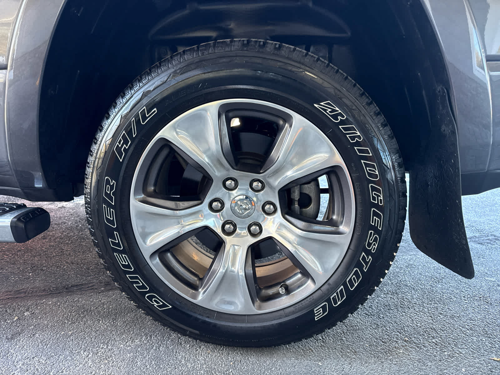 Used 2020 RAM 1500 Laramie AWD/4WD image 13