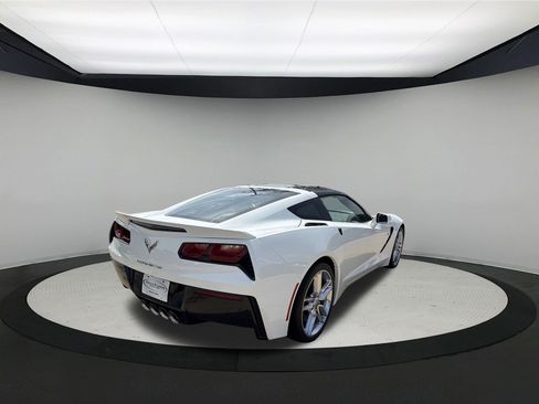 Used 2019 Chevrolet Corvette Stingray Coupe RWD image 5