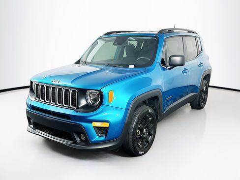 Used 2022 Jeep Renegade Latitude w/ Convenience Group image 3