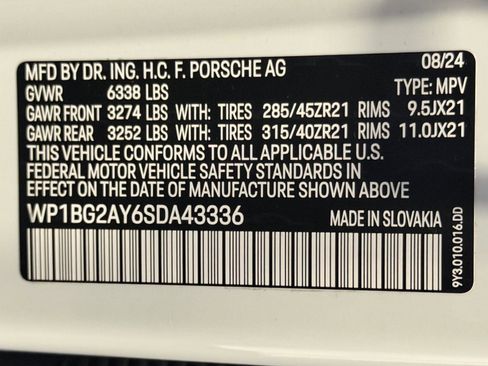 Certified 2025 Porsche Cayenne GTS image 25