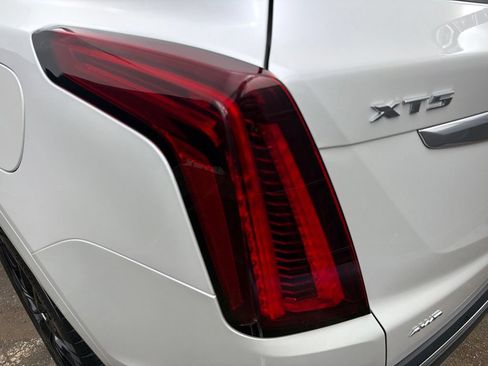 Used 2022 Cadillac XT5 Premium Luxury AWD/4WD image 23
