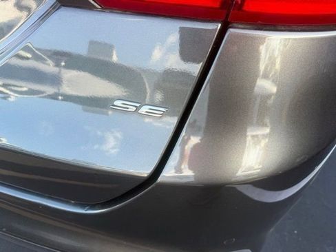 Used 2016 Ford Fusion SE image 6