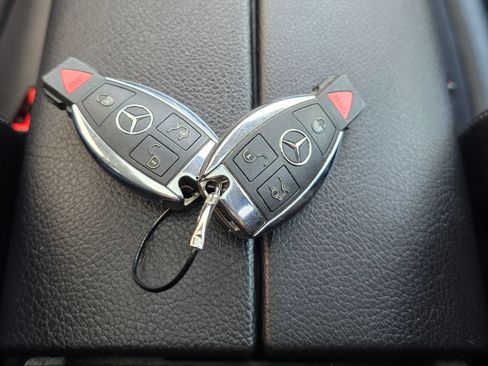 Used 2018 Mercedes-Benz GLC 300 4MATIC image 55