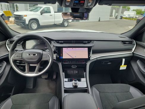 New 2026 Jeep Grand Cherokee L 2WD image 22