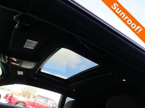 Used 2021 Dodge Challenger SXT w/ Driver Convenience Group image 16