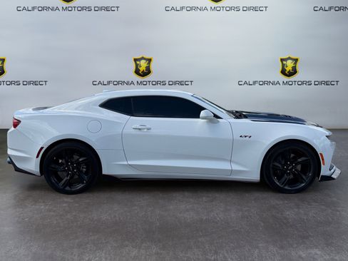 Used 2022 Chevrolet Camaro LT w/ Technology Package RWD image 6