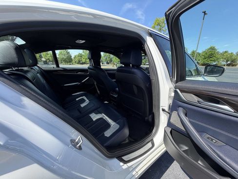 Used 2018 BMW 540i RWD image 15