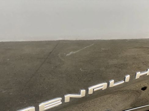 Used 2023 GMC Sierra 2500 Denali w/ Denali Ultimate Package AWD/4WD image 29